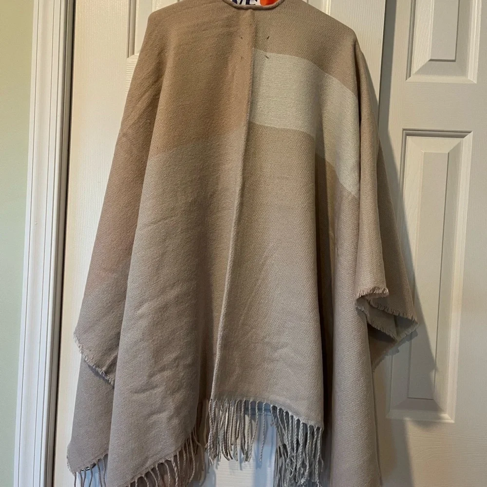 Soia & Kyo Tan/Pink plaid 100% acrylic Shawl/Shrug/Sweater/Scarf